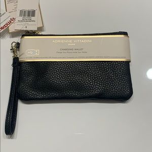 NWT Adrienne Vittadini Charging Wallet